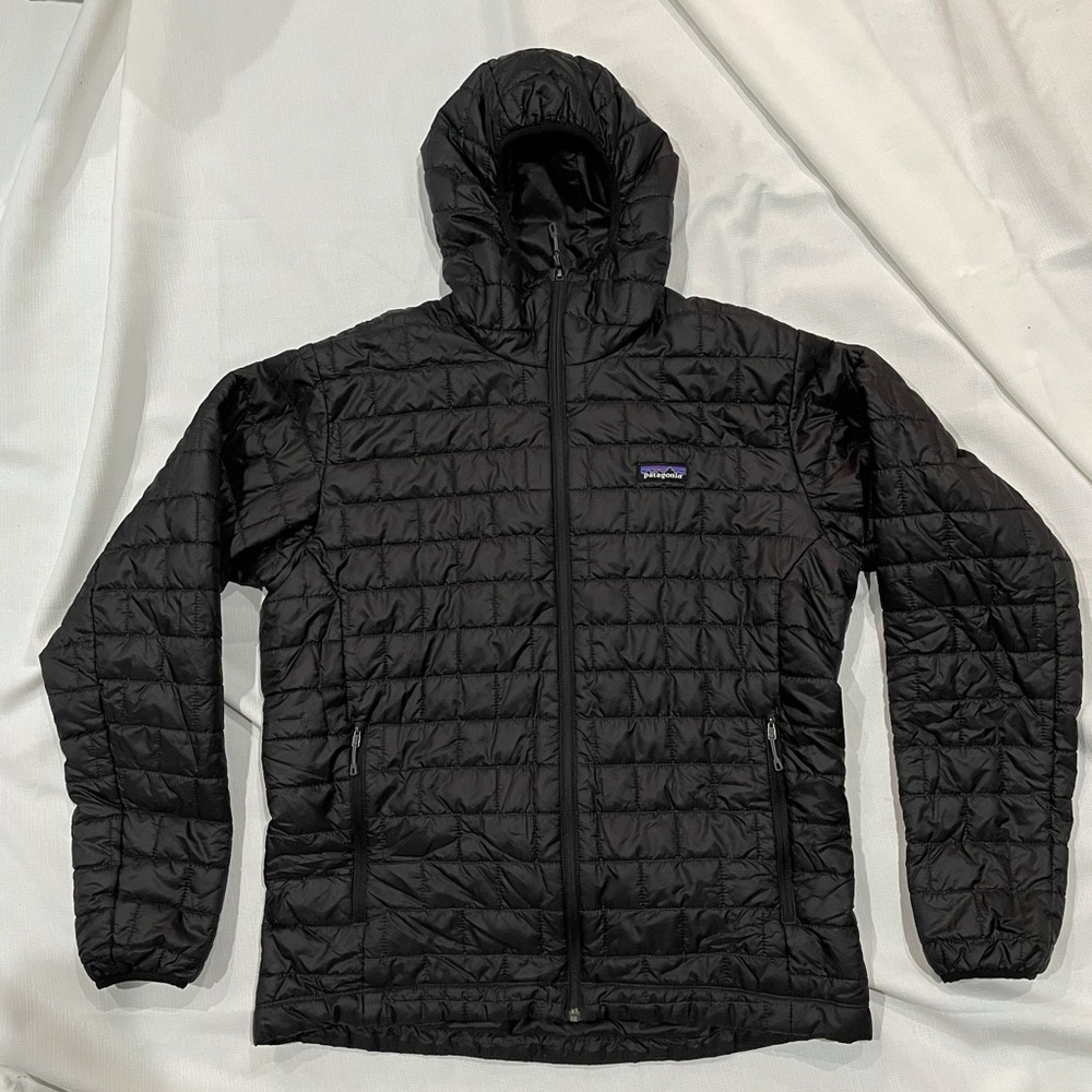 Patagonia men’s nano puff hooded jacket large